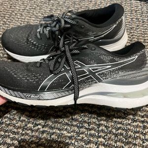 Asics Gel Kayano 28